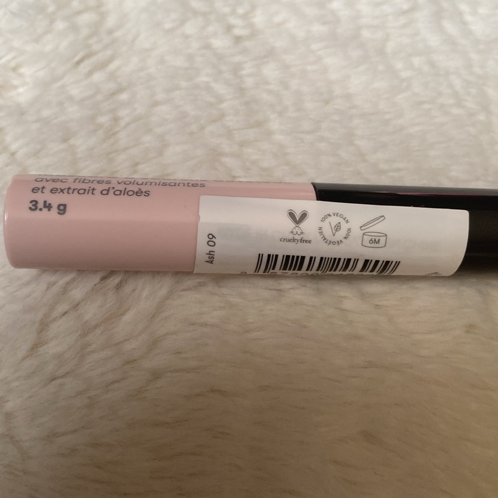 New With Tags Quo Beauty Fluffy Brow Mascara In Shade Taupe